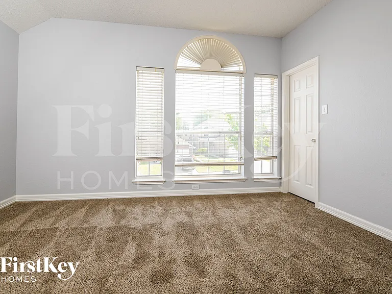 4909 Lodgepole Ln — Photo 13