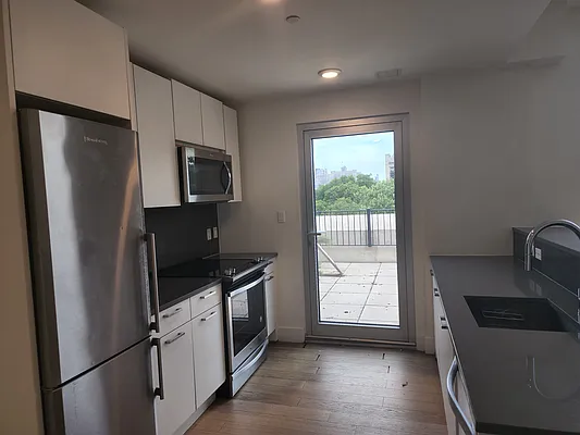 Rented by Voro New York | media 12