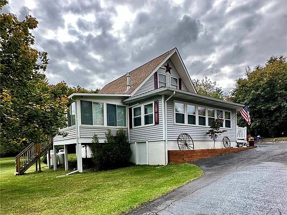 2nd image of 104 Schwartz Ln
