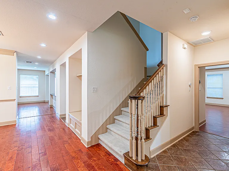 15097 Blakehill Dr — Photo 36