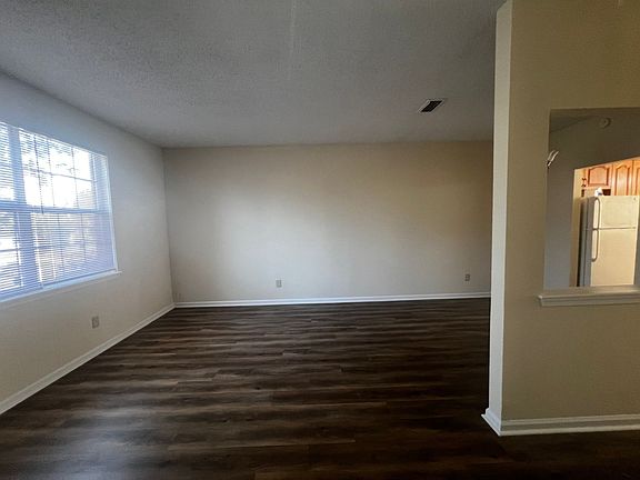 3rd image of 3205 Dunnebrook Dr