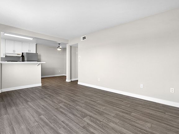 3rd image of 708 N Mollison Ave APT 209