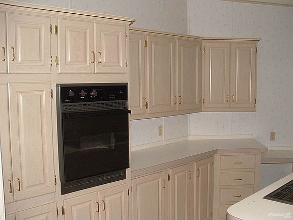 PLENTY OF CABINETS