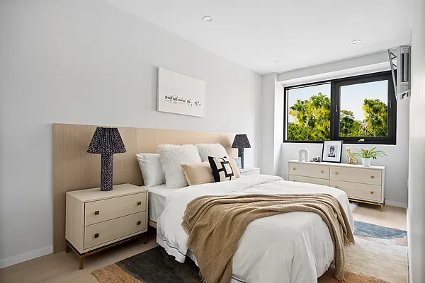 Rented by Arcadia Realty | media 4