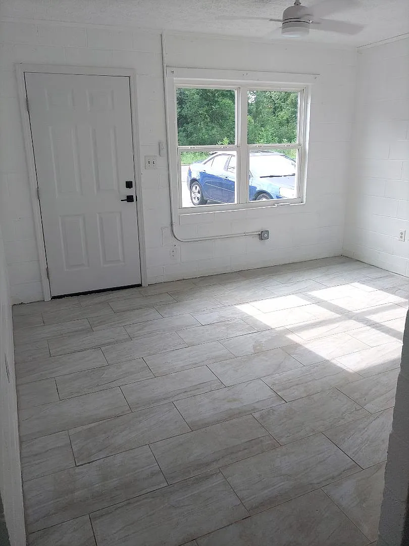 500 Hardy Avenue Southwest - #A — Photo 1