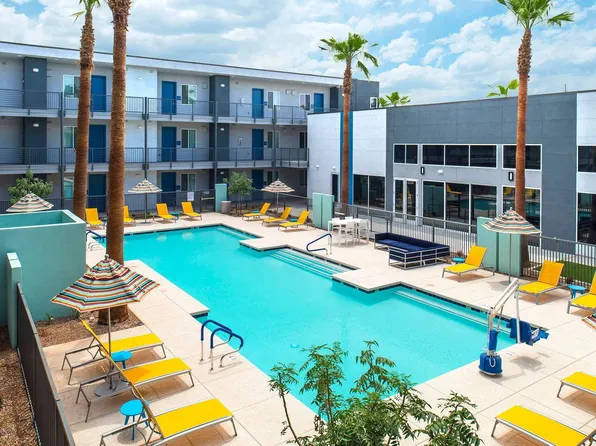 The Grayson on the Rail