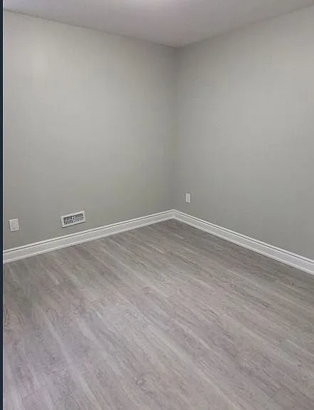 41 Walter English Dr #BASEMENT — Photo 10