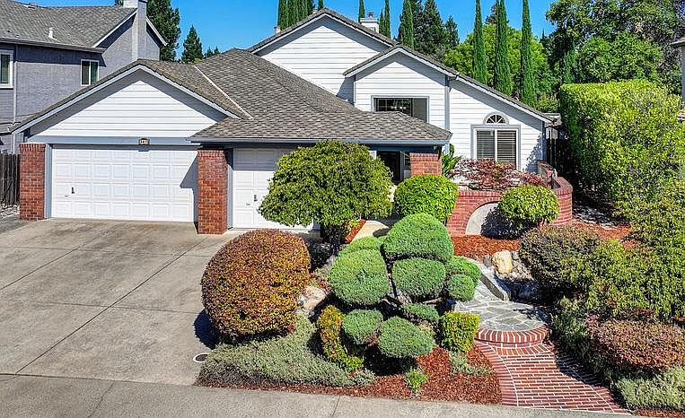 1st image of 347 Silberhorn Dr