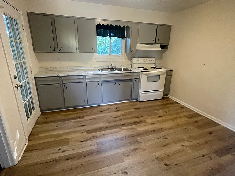 301 N Sherwood Ave — Photo 5
