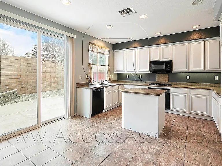 28384 Ware St — Photo 12
