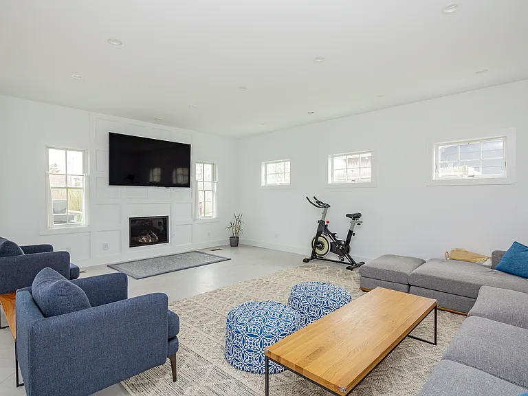 30 Beach Plum Rd — Photo 3
