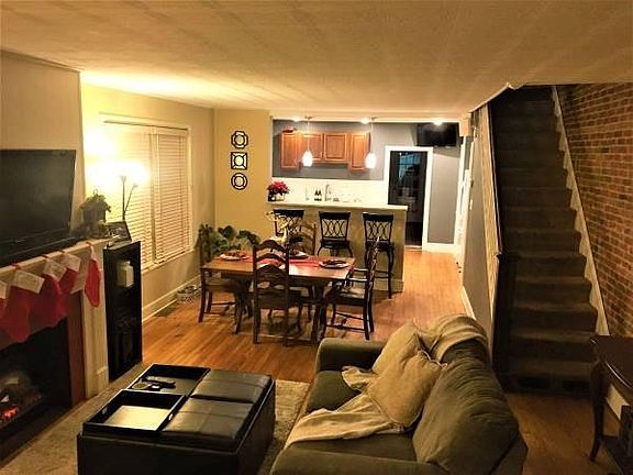Living room view to Kitchen