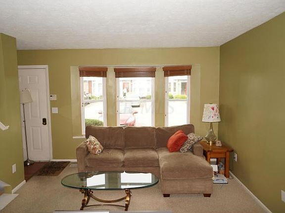 2nd image of 912 Worthington Woods Blvd