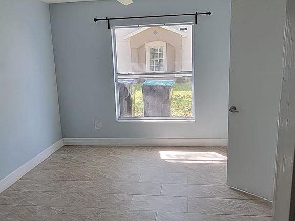 5th image of 1228 Coral Coast Dr