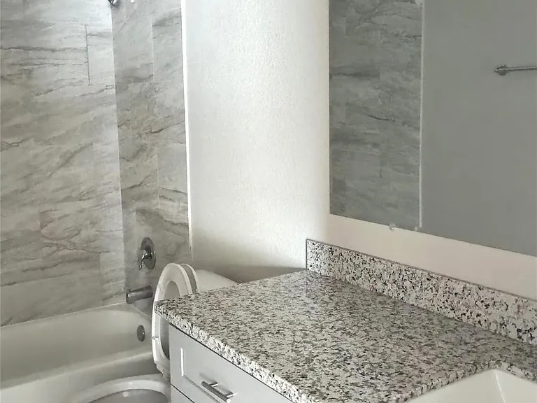 617 Edgar St #B — Photo 9