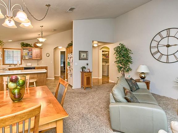 4th image of 711 Nobility Dr