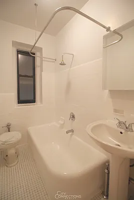 Rented by City Connections Realty | media 19