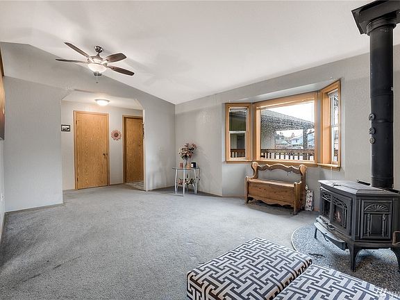 5th image of 1517 8th Avenue Ct SE