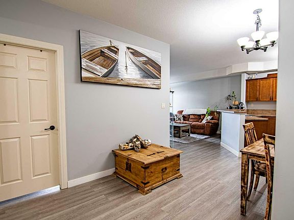 3rd image of 103-69 Ironstone Dr #103