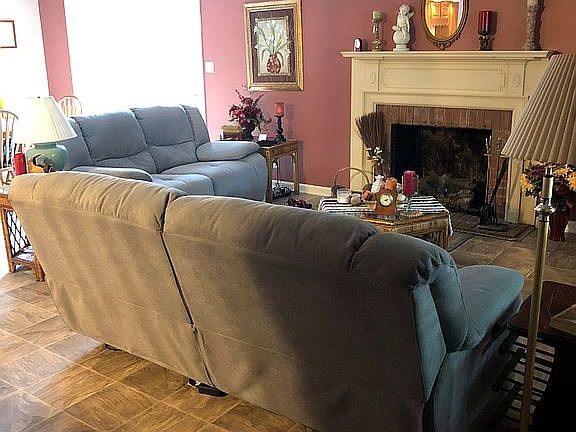 2nd image of 1825 Ginger Ln