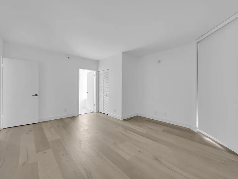 529 S Flagler Dr #14H — Photo 13
