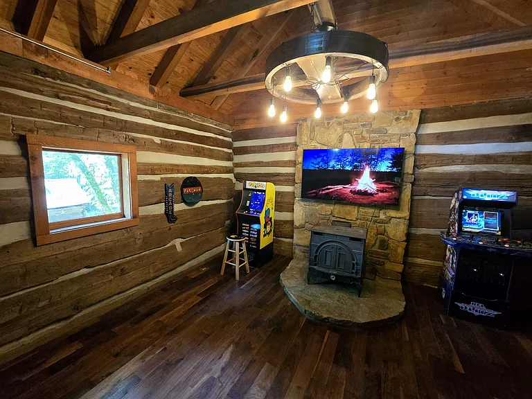 Rustic-Style Cabin Gameroom attached to main house with 65" Samsung TV, Pacman (Game Complete with 14 Games such as Dig Dug, Galaga, Pac-Man, and more) and NFL Blitz Arcade Games