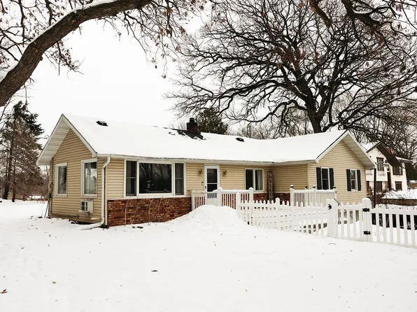 507 S Oak Dr, Vadnais Heights, MN 55127