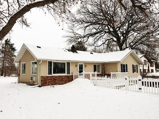 507 S Oak Dr, Vadnais Heights, MN 55127