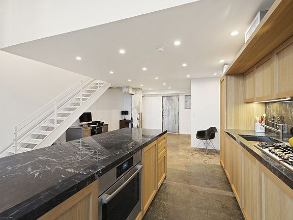 4th image of 330 Wythe Ave APT 4F