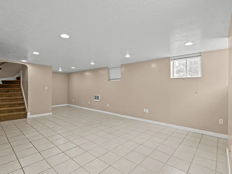 137 E 600 N — Photo 6