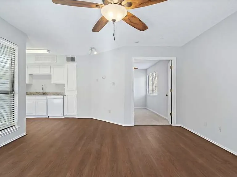 2311 Balsam Dr #H103 — Photo 3