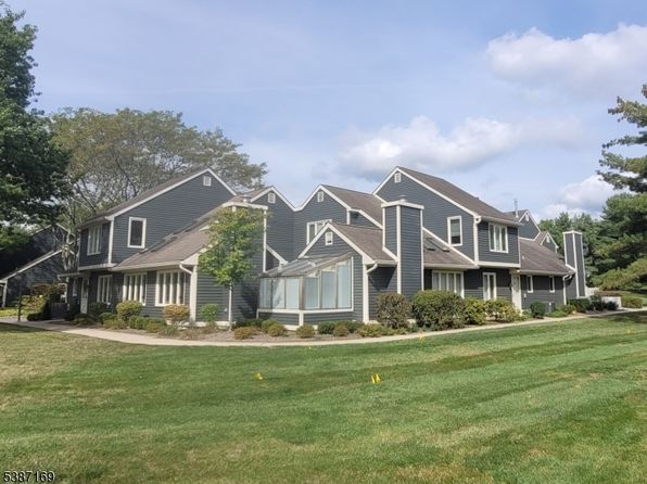 47 Village Dr