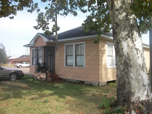 530 N 6th St, Silsbee, TX 77656