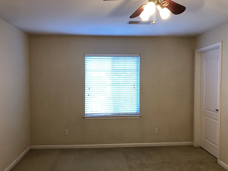 1818 Moore Blvd #214 — Photo 6