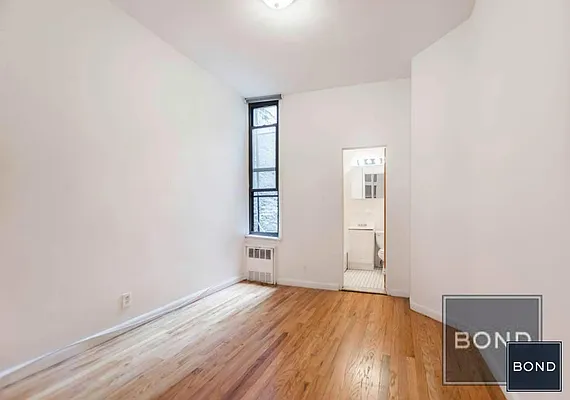 Rented by Bond New York | media 3