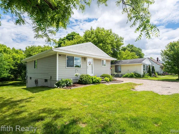 915 S Michigan Ave, Howell, MI 48843