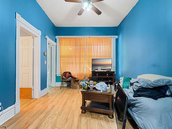 5th image of 2922 E 78th Pl