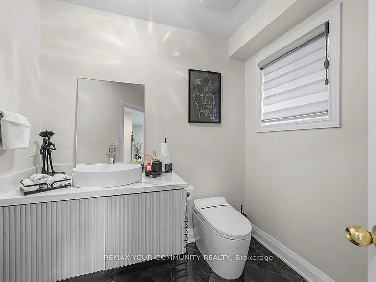 5 Amaryllis Ave — Photo 9