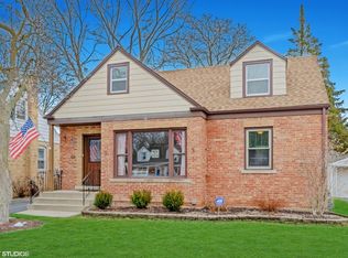 415 N Elm St, Mount Prospect, IL 60056