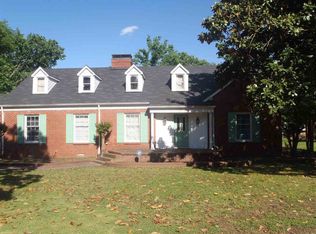 320 Lakeside Ln, Newport, AR 72112