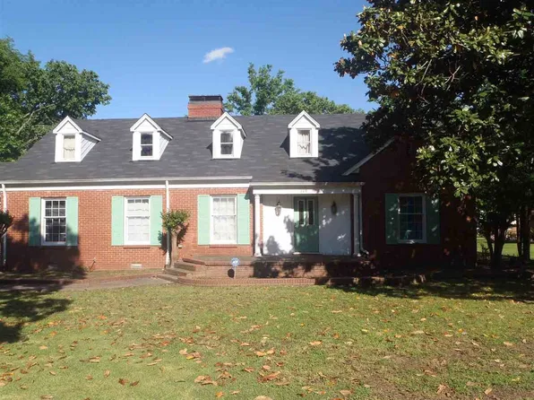 320 Lakeside Ln, Newport, AR 72112