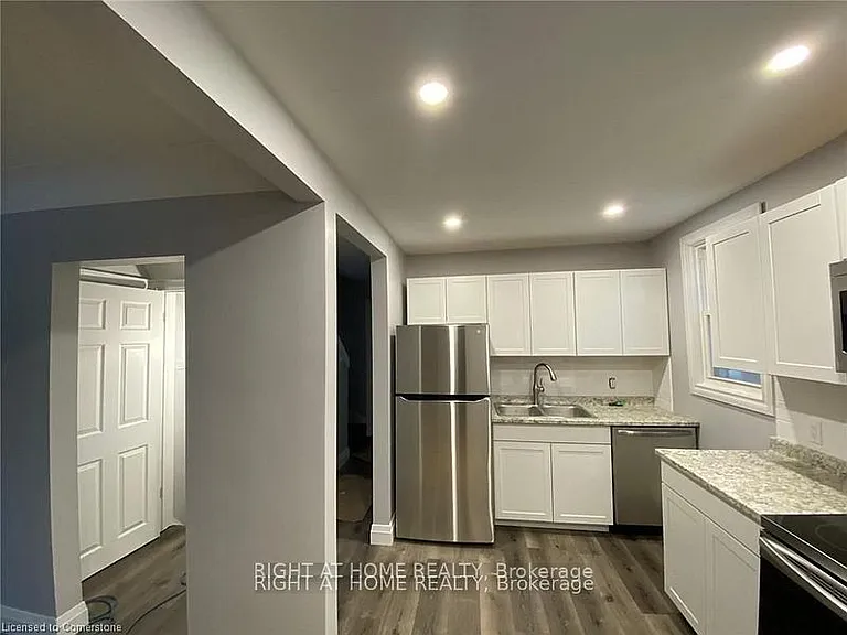 84 Ewen Rd — Photo 3