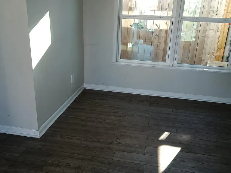 6902 Avenue N — Photo 2