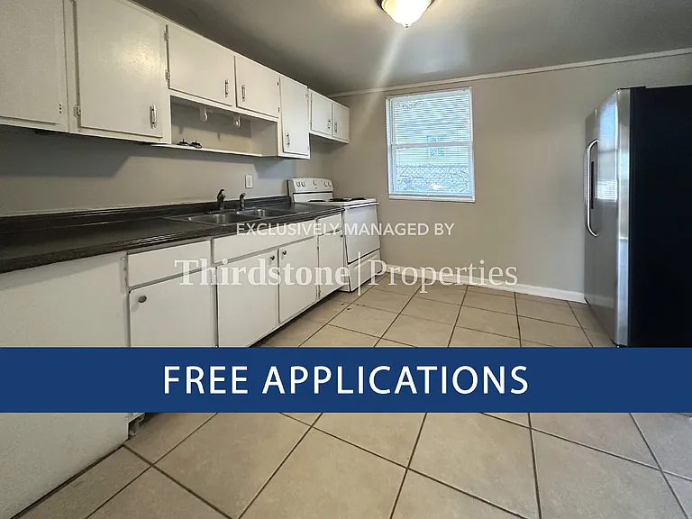 5214 Lexington Ave #B — Photo 1