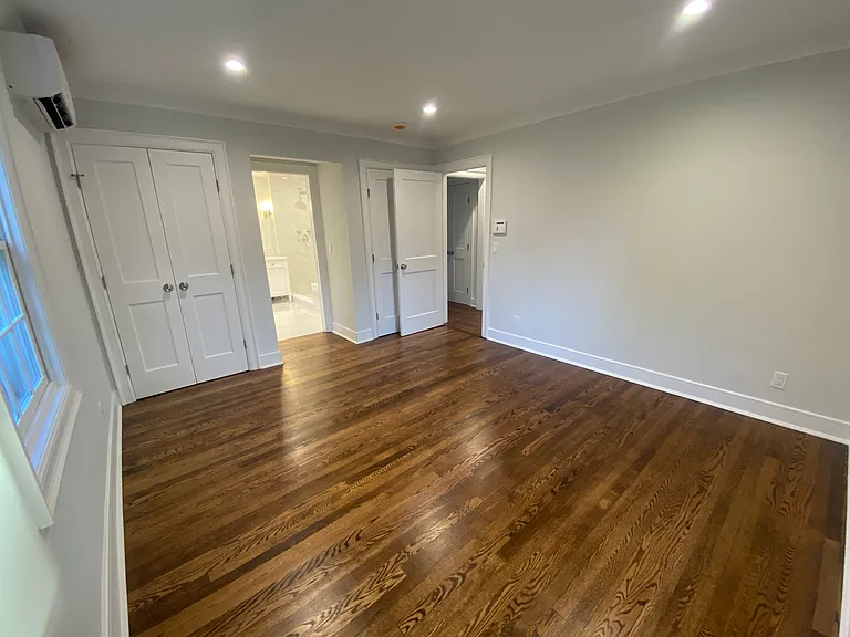 124 Shore Rd — Photo 8