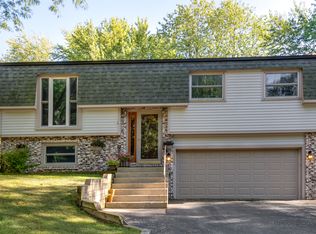 1111 Rolling Lane Rd, Johnsburg, IL 60051