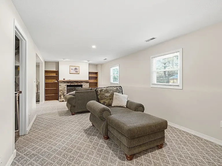 106 Wildflower Pl — Photo 16