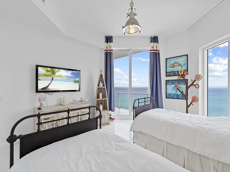 2700 N Ocean Dr #Penthouse 4b — Photo 22