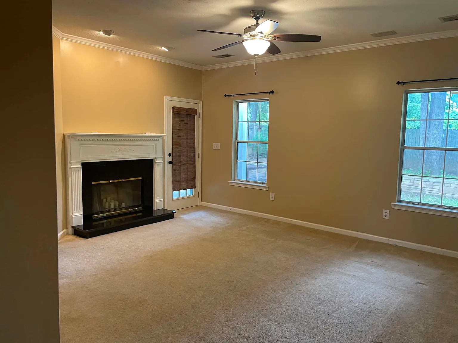 3 bed, 1301 sqft, $1,750 — Photo 2