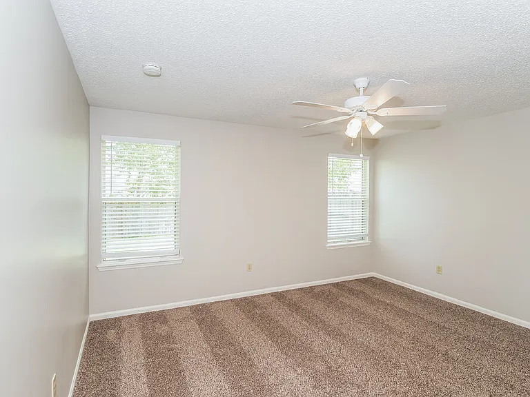 3268 Avalon Dr — Photo 10